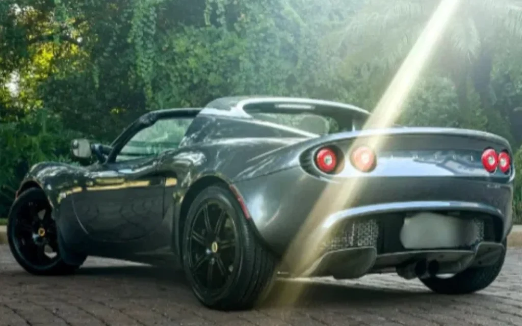 Man trades in 1969 Corvette for a 2006 Lotus Elise and people are saying he made the right call