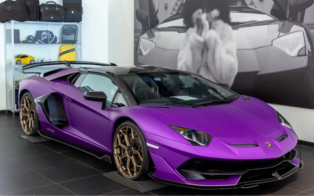 Mom can’t stop admiring Lamborghini SVJ Roadster as son fills it with gas for the first time and reveals the cost 