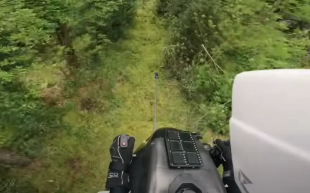 Incredible test footage shows Volonaut Airbike speeding through forest gaps barely wider than the bike itself 