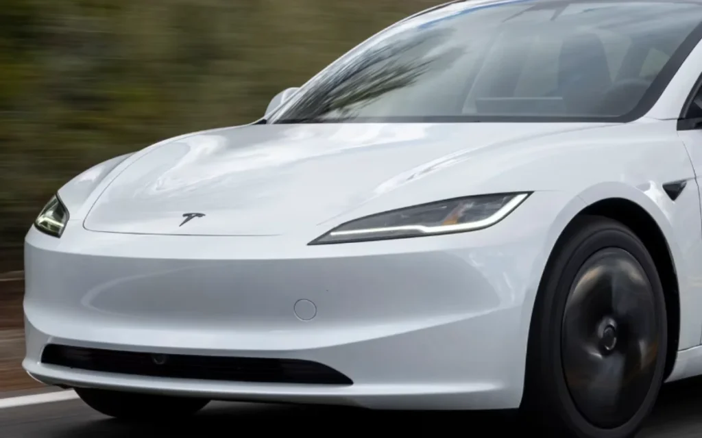Tesla Model 3 removes a very common feature and becomes one of the only new cars in America not to offer it