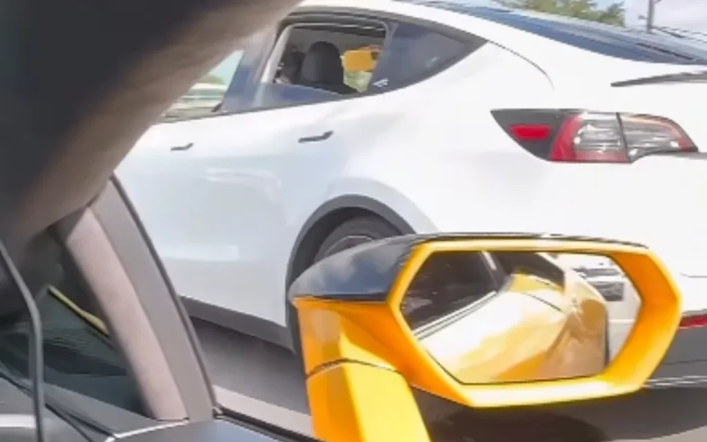 Tesla driver boasts his car is faster than a Lamborghini to its driver and it goes exactly as you'd expect 