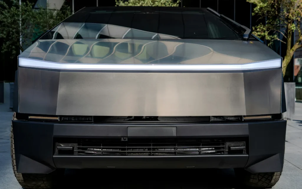 Tesla’s new fix for the Cybertruck’s $2,700 light bar falling off shows they’re not risking it again