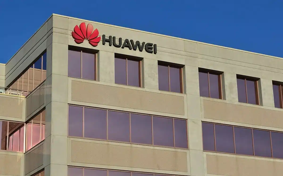 Huawei creates patent for battery that offers nearly 2,000-mile driving range and 5-minute charging time