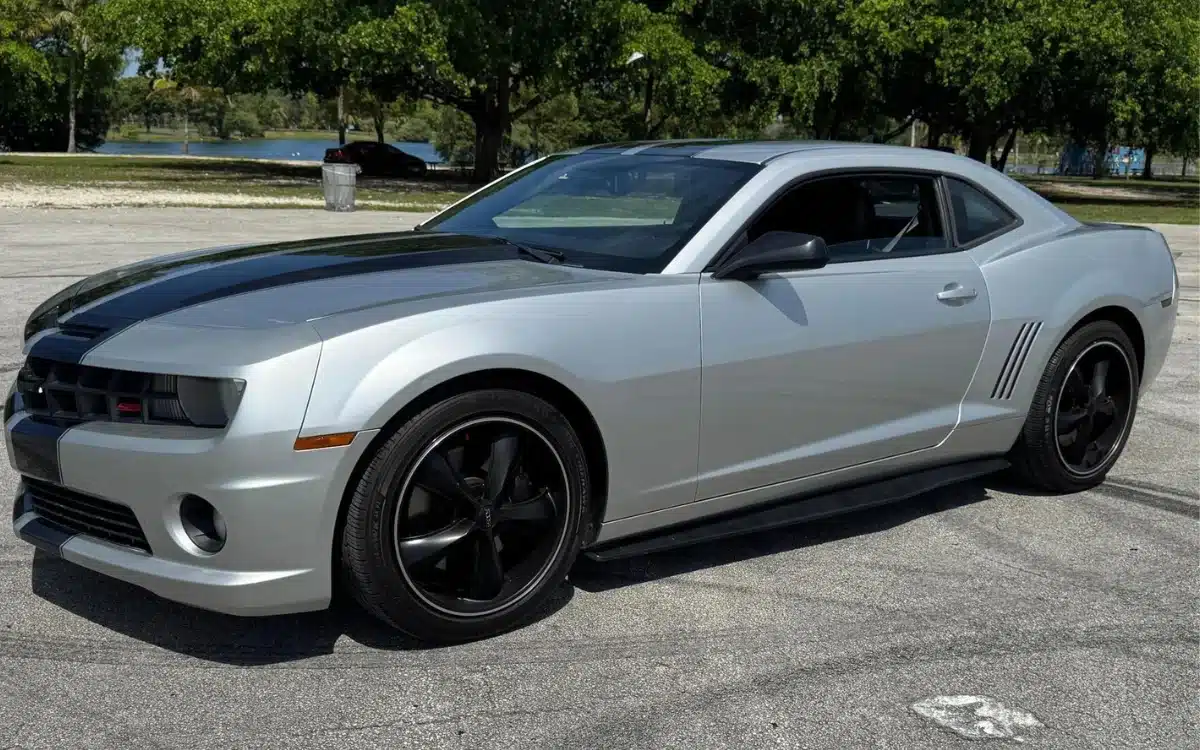 Man tries selling $30,000 2010 Chevrolet Camaro he bought new 15 years ago but it goes badly wrong