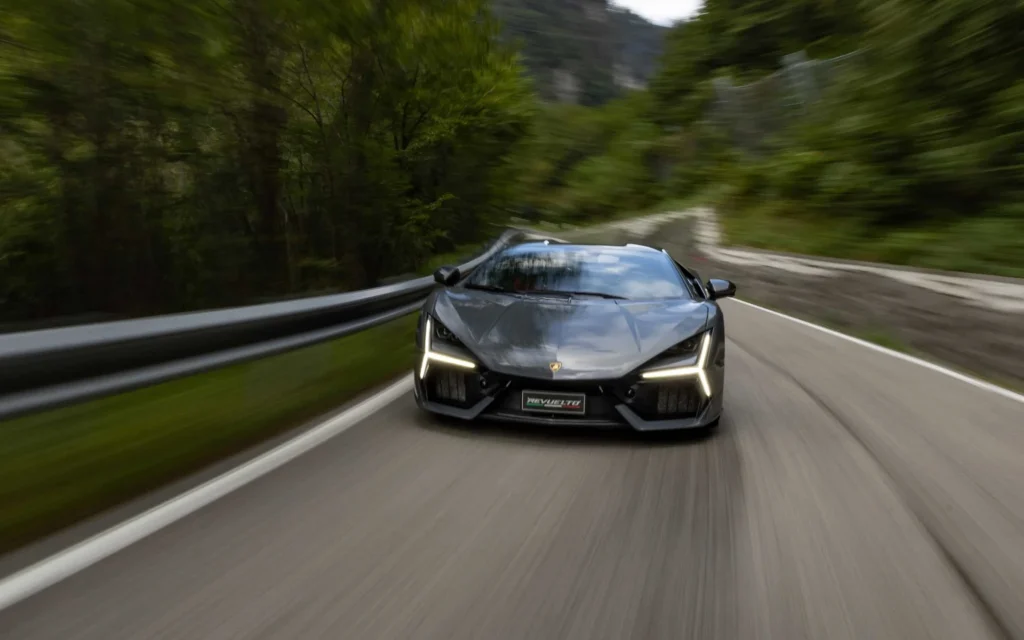 Someone asked what kind of Lamborghini supercar this is but the answer was on the license plate all along