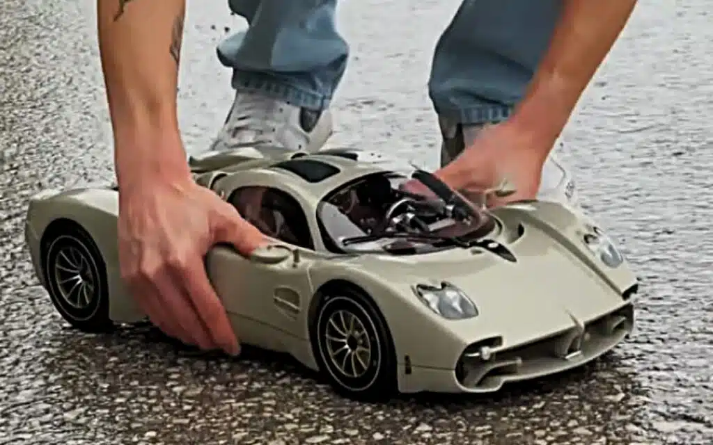 This Pagani Utopia model is a 1:8 scale kit with a V12 engine, making it the ultimate hypercar model and scale kit for collectors and enthusiasts