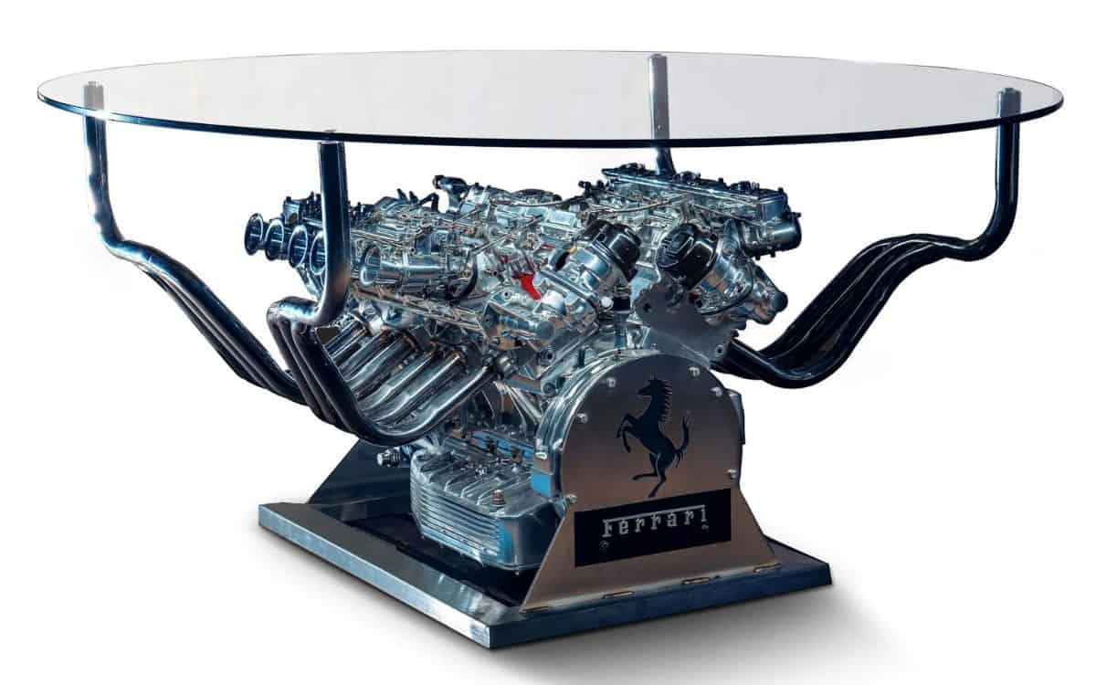 Ferrari-V12-table
