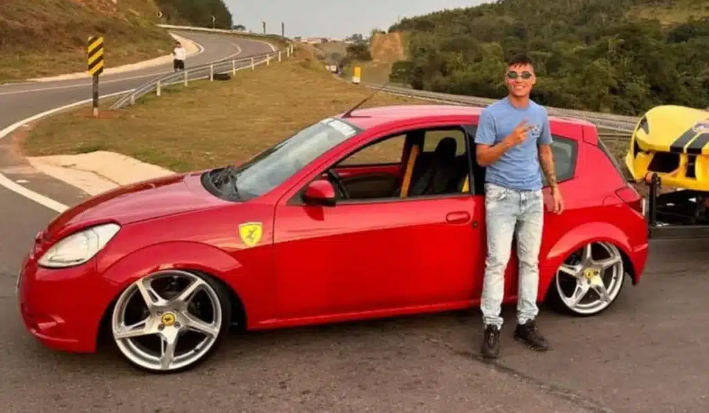 This Ferrari replica is made out of a Ford Ka