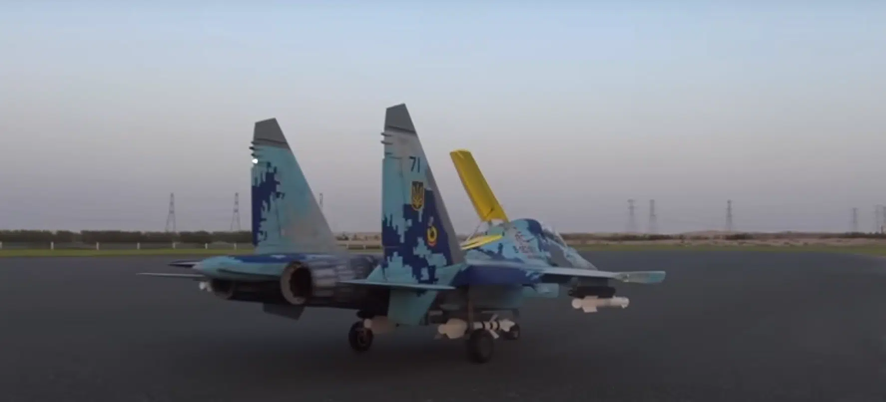 watch-these-miniature-replica-fighter-jets-fly-at-500-kilometers-per-hour