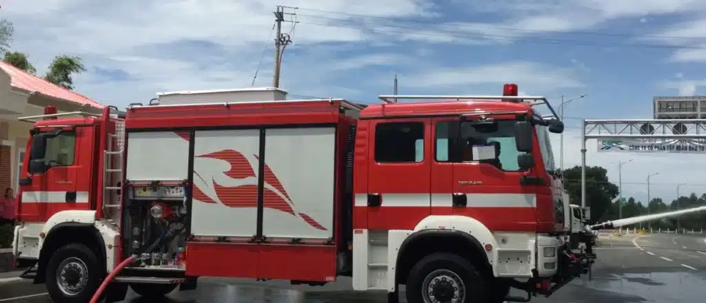 China uses an incredible double-headed fire engine worth over a million dollars