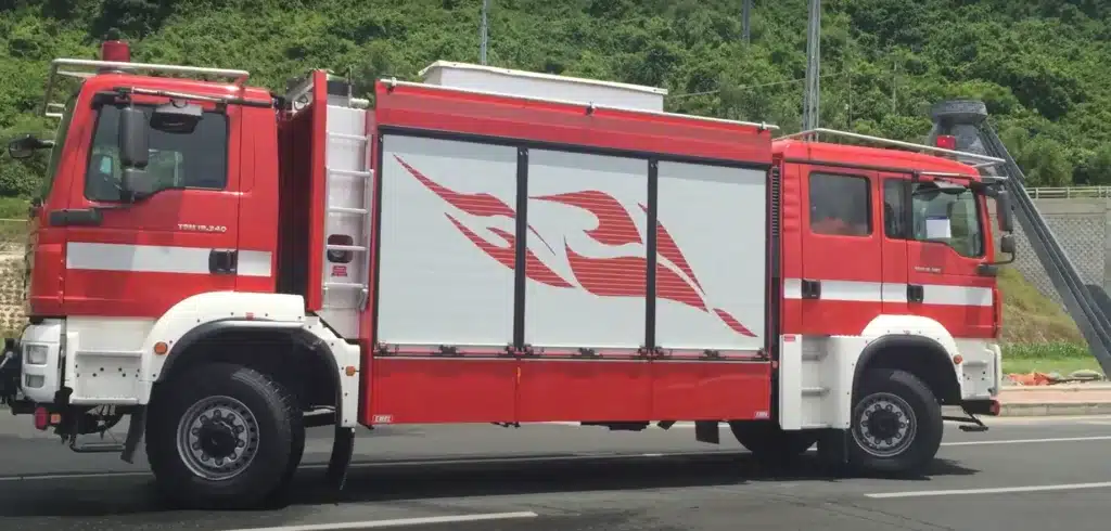 China uses an incredible double-headed fire engine worth over a million dollars