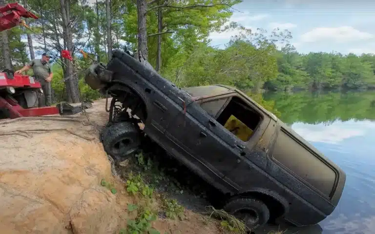 Ford Bronco pond U.S.