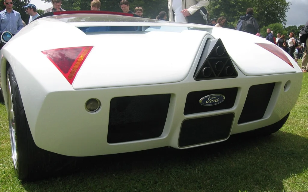 This lost supercar from Ford, the GT90, was lightyears ahead of Bugatti