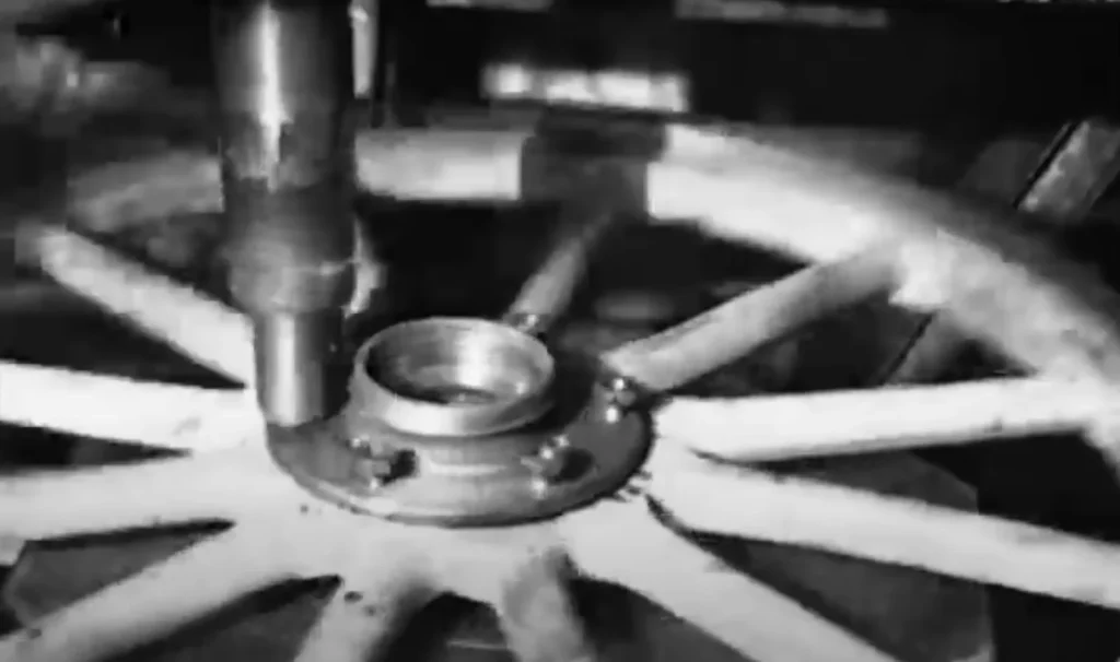 This 1918 Ford film shows the making of the Model T wheel step by step and it's fascinating