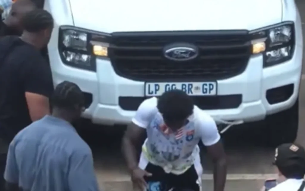 iShowSpeed stuns fans pulling massive Ford truck in sensational display of strength