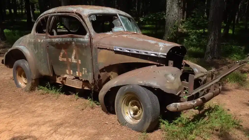 Forgotten-North-Carolina-racetrack-is-home-to-many-old-race-cars