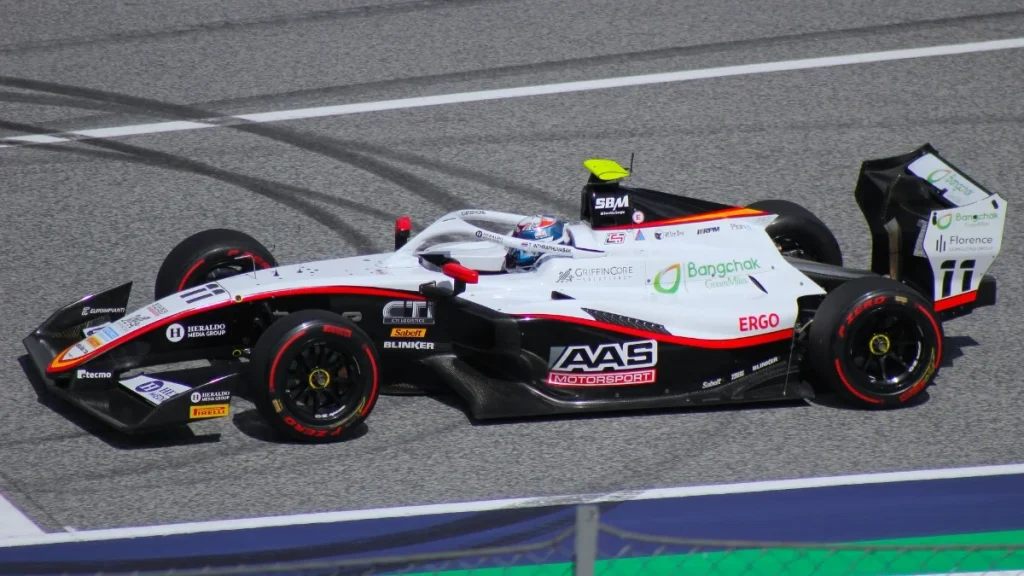 Formula 1, Formula 2, Formula 3 and Formula E have a lot in common, but there are also a few key differences