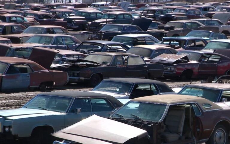 French-Lake-Auto-Parts-one-of-USAs-largest-car-graveyards-found-in-Minnesota