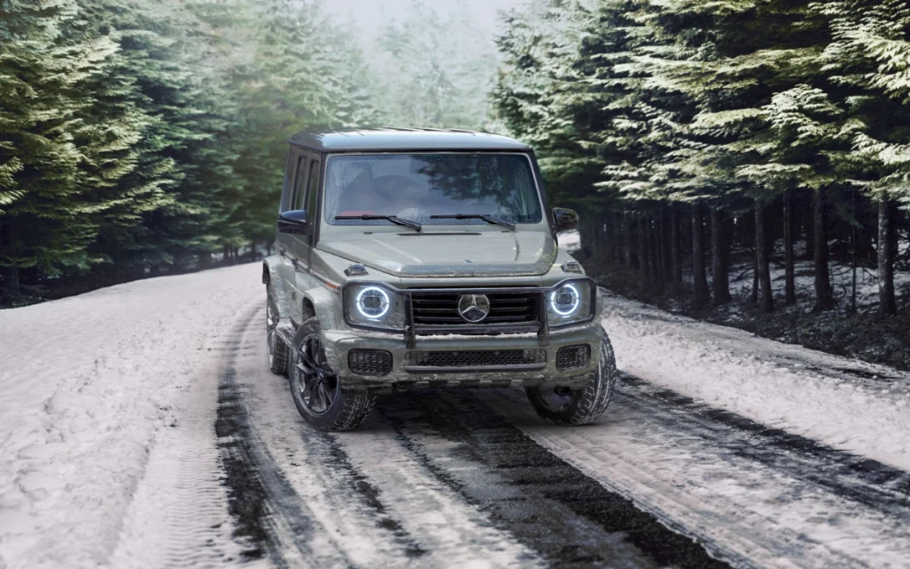 The Mercedes-Benz Munich headquarters once doubled as the world’s most eye-watering car advent calendar, and it was every bit as extravagant as it sounds. 