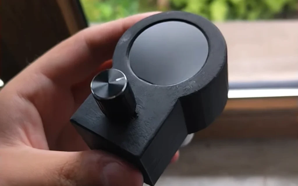 A Grand Theft Auto fan has made a homemade gadget that can play the GTA radio in your own car