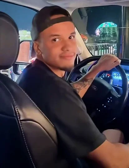 Man driving custom Anylevel Ford F-450 Super Duty through Las Vegas realizes he has even stealing attention as he rolls past $5M Pagani Huayra