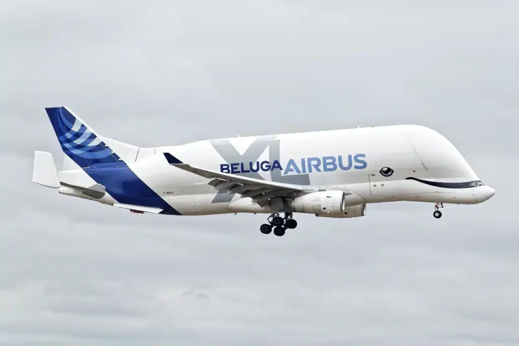 Gigantic-Airbus-Beluga-XL-landing