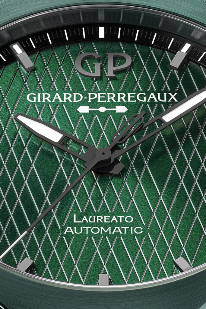 Girard-Perregaux Laureato x Aston Martin dial cose up