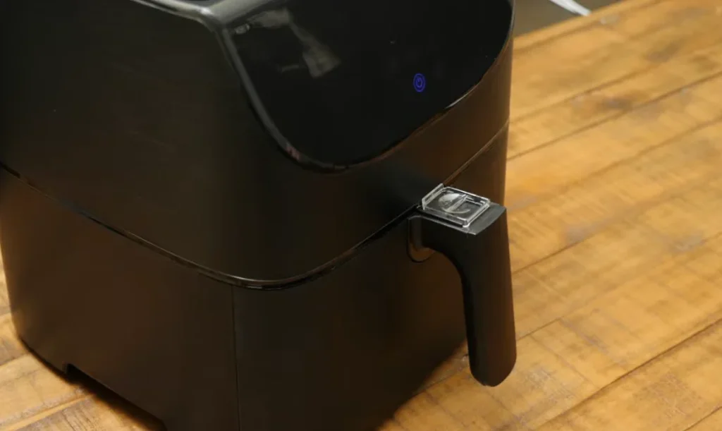 Creator put a GoPro inside an air fryer to see what really happens and left people shocked