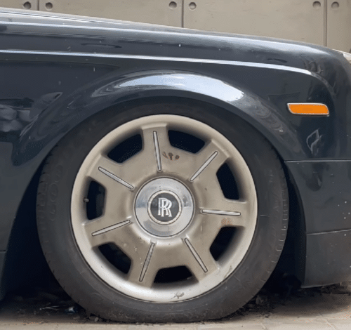 This abandoned Rolls-Royce Phantom VII has a sad story