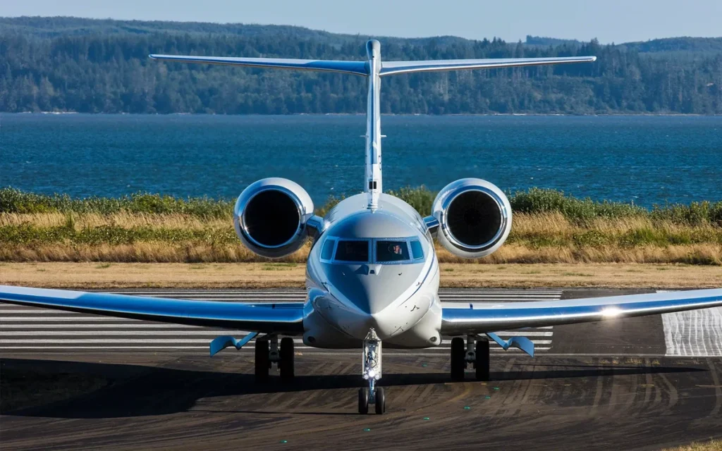 Michael Jordan reportedly dropped half a million dollars on a very specific paint job for his Gulfstream G650er private jet, which typifies the baskeball icon