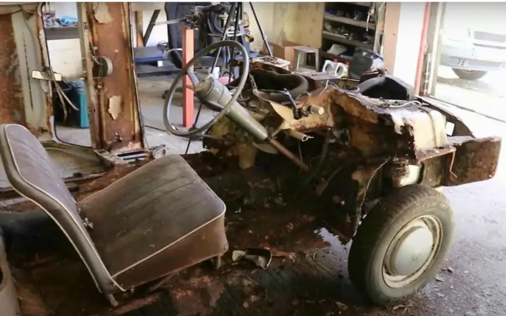 Guy took a rust bucket classic Ford and transformed it into a lethal race car