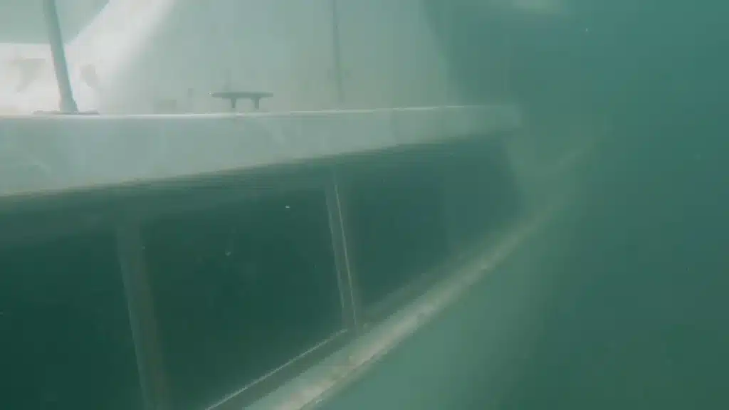 Guy-tries-to-see-if-he-can-find-MrBeast's-sunken-yacht