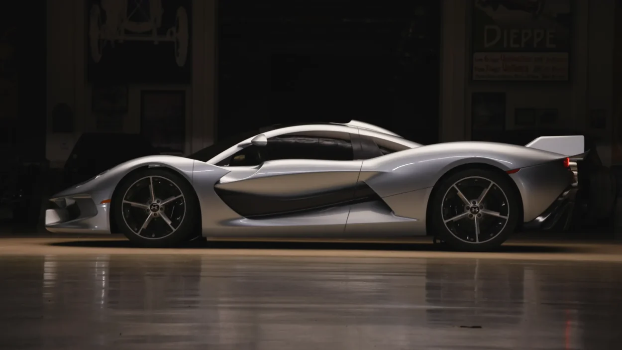 Jay Leno gets an exclusive first look at the 2029 Hennessey Blackbird hypercar packing 850 HP based on the iconic SR-71