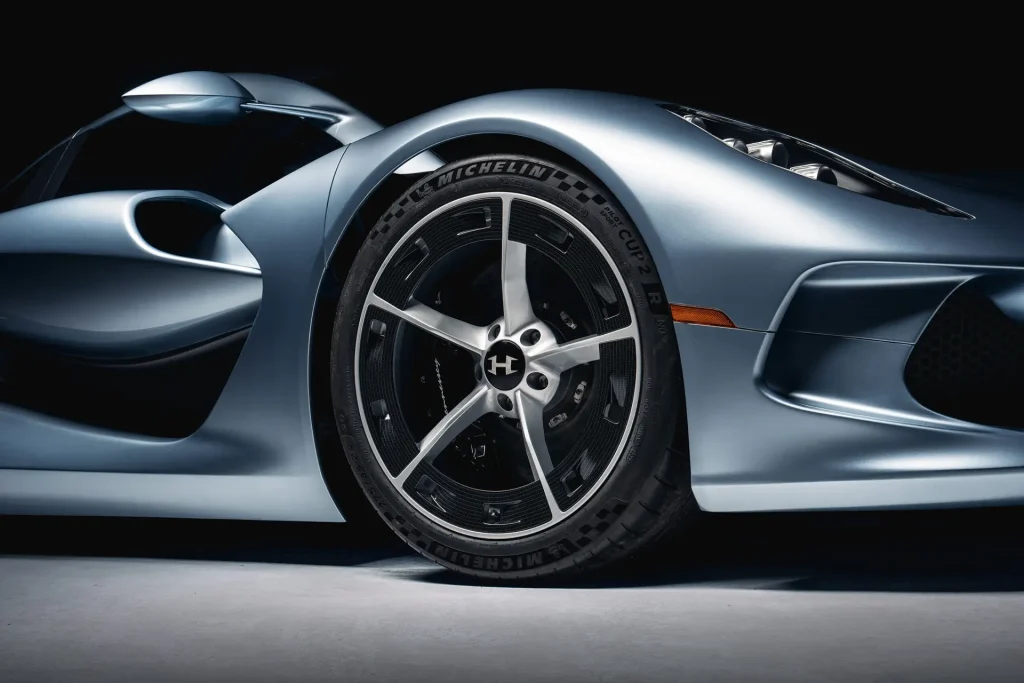 Hennessey just unveiled the Blackbird hypercar and the car world just went crazy