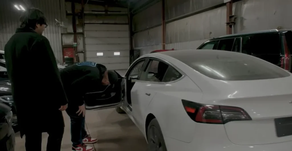 Guys buy the highest mileage Tesla in North America with 600,000 km on the original battery and encounter unexpected problems