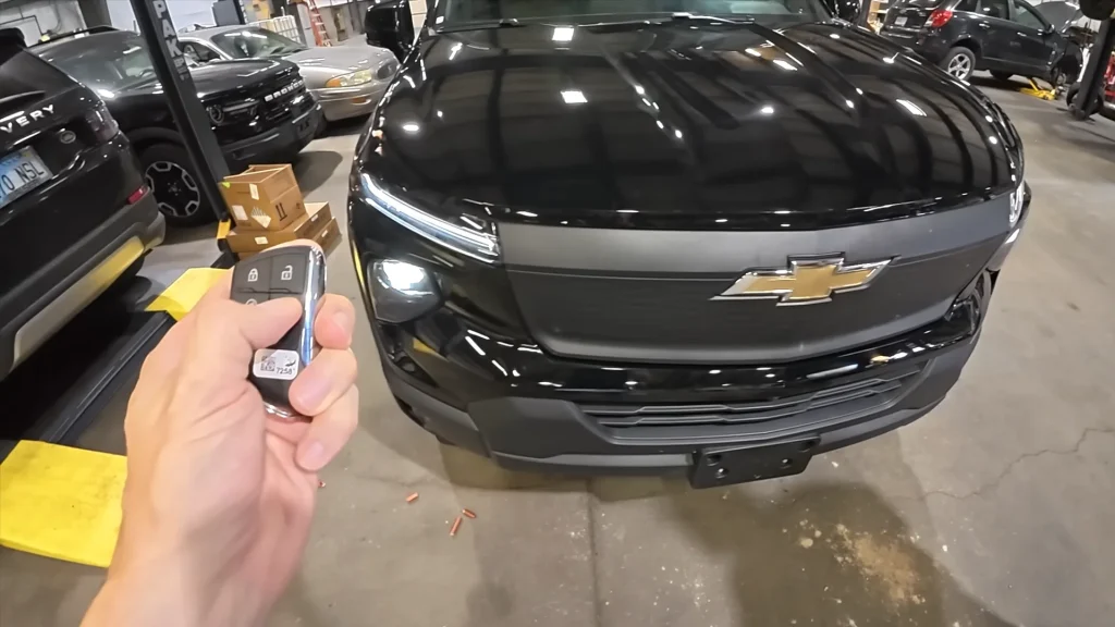 Mechanic 'wants to retire' after opening the hood of Chevy Silverado EV truck that its owner brought to him