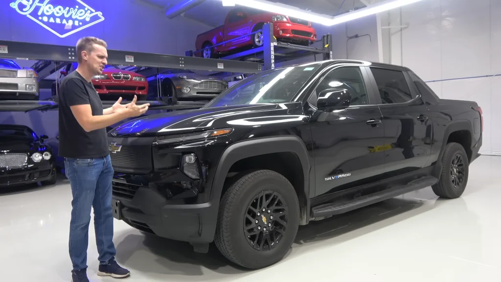Mechanic 'wants to retire' after opening the hood of Chevy Silverado EV truck that its owner brought to him