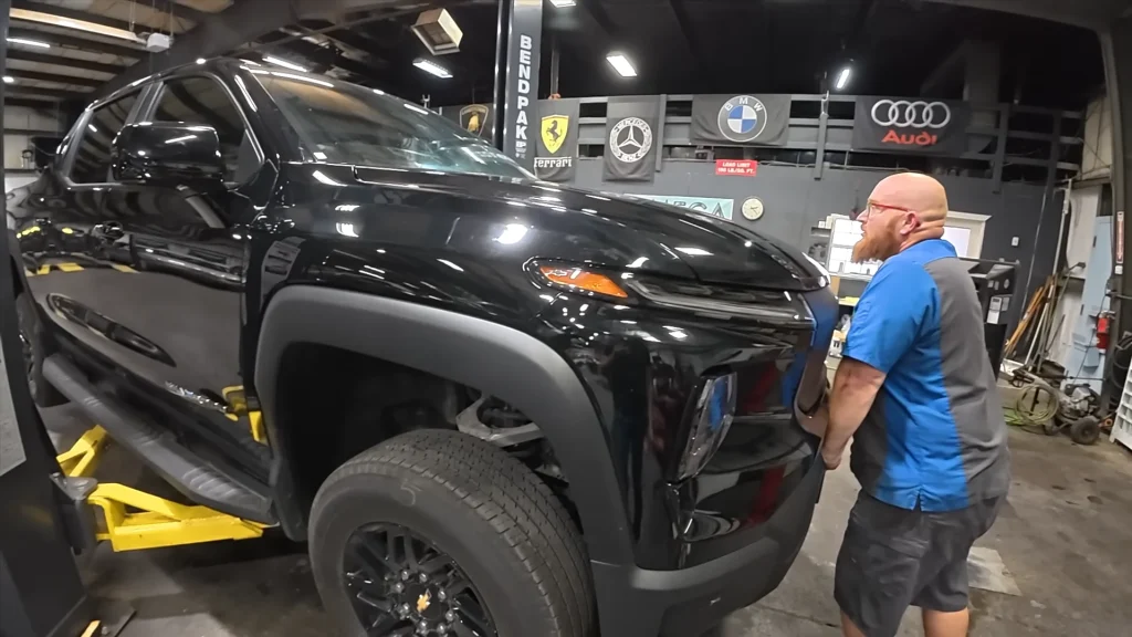 Mechanic 'wants to retire' after opening the hood of Chevy Silverado EV truck that its owner brought to him