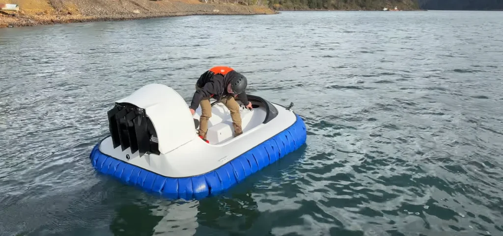 American discovers a wrecked 1989 hovercraft that's been abandoned 20 years and gets to work making it airborne again