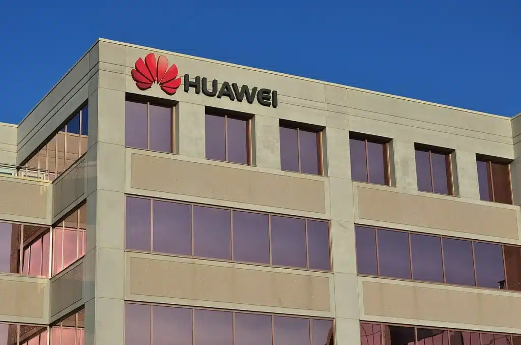 Huawei creates patent for battery that offers nearly 2,000-mile driving range and 5-minute charging time