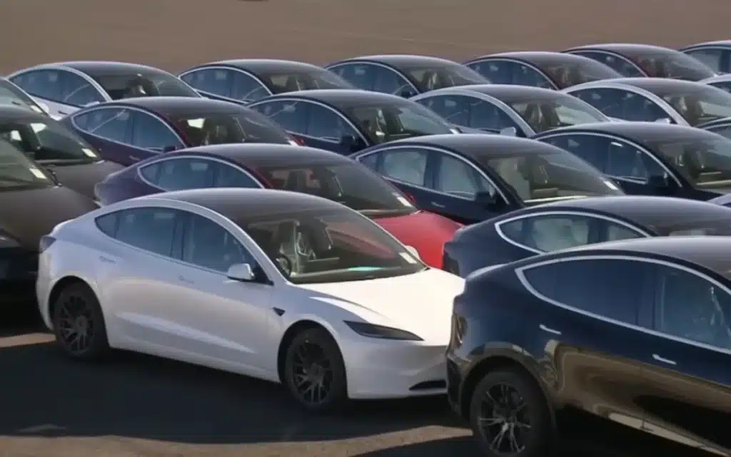 Hundreds-of-Tesla-EVs-are-abandoned-at-a-port-in-Australia