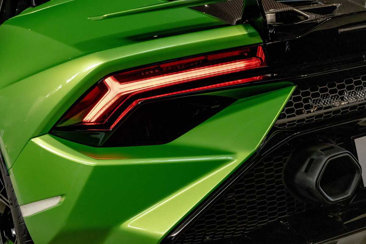 The rear brake lights on the Lamborghini Huracán Tecnica