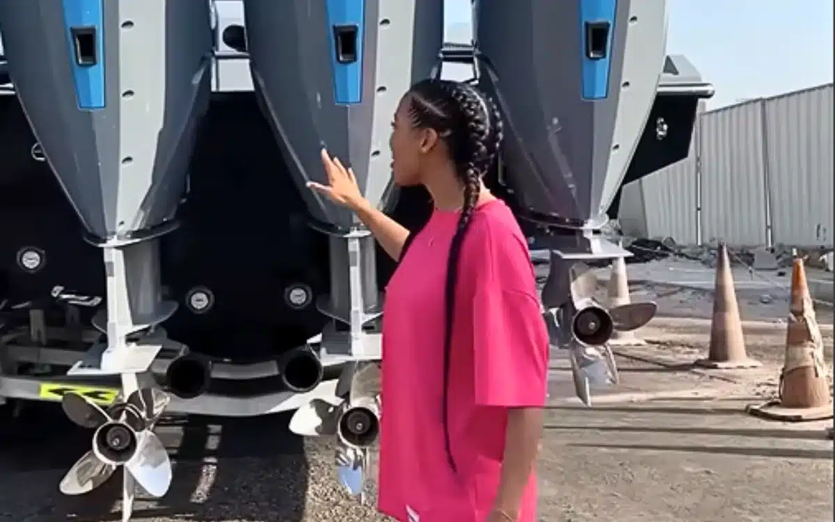This is what a $1M hyperboat with 1,600hp looks like on the inside