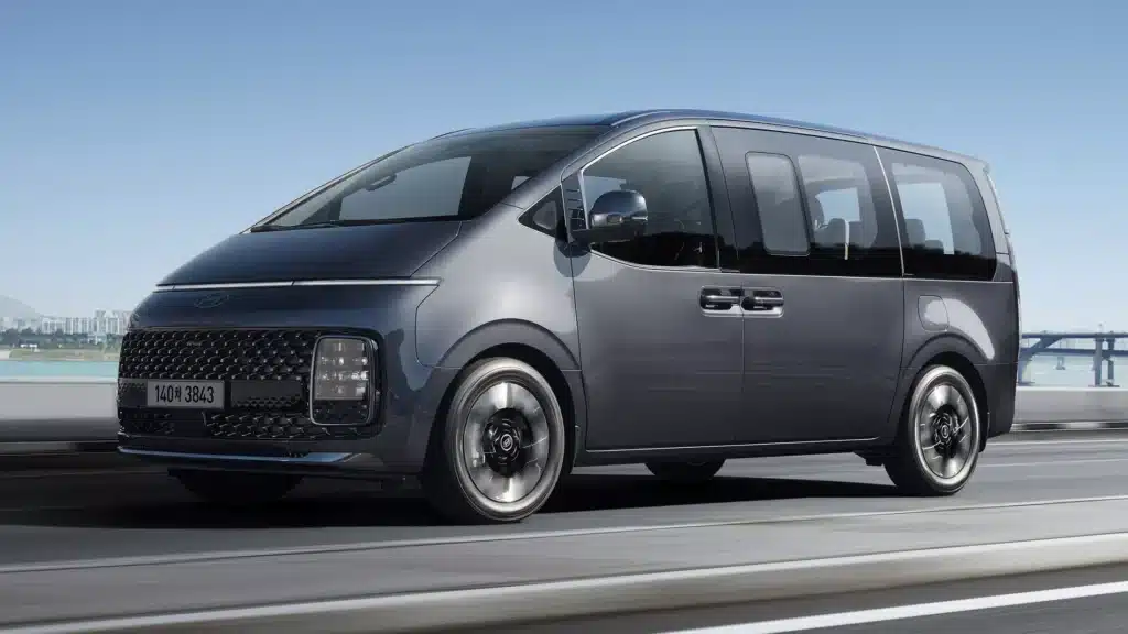 Electric Hyundai Staria minivan spotted without camouflage