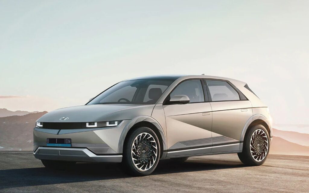 Learn which electric cars with bidirectional charging provide the most reliable backup power for your home to maintain safety and comfort during a grid failure