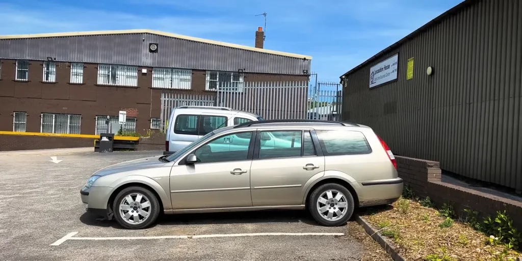 Man buys three of the cheapest cars he can find for $400 each to find out how bad they actually are