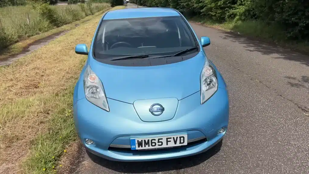 Man drives his $2,700 Nissan Leaf electric car until it dies to see how far the EV will go