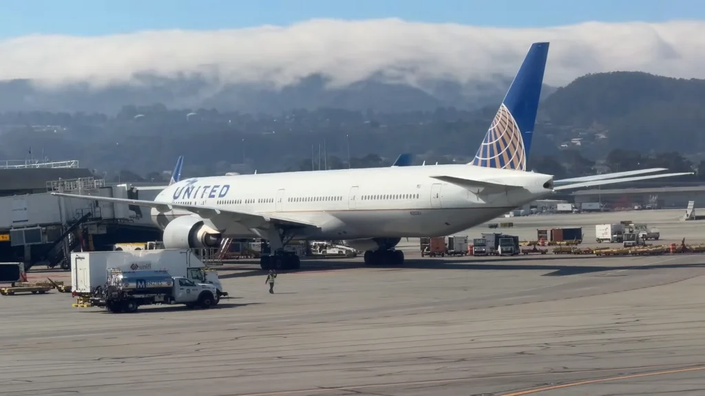 Man flies United Airlines every day for a week to see how often his $60,000 status will get him upgraded