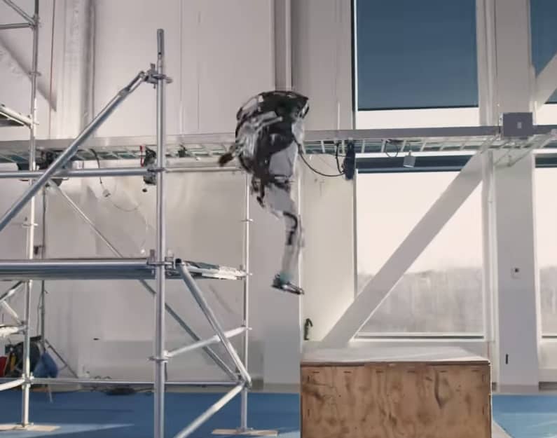 Boston Dynamics robot Atlas doing a backflip part I