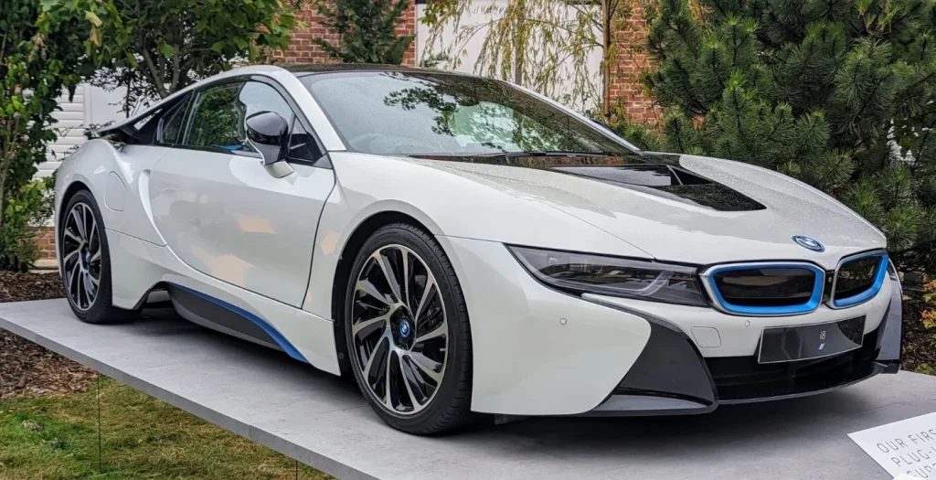 The hybrid BMW i8 is a great sports car and a classic, but there are two very good reasons why it keeps depreciating like crazy